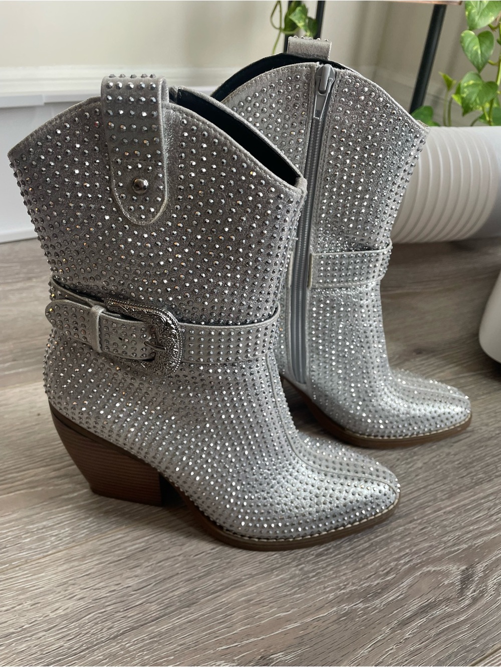 Silver Rhinestone Western Boots - Women's size 7